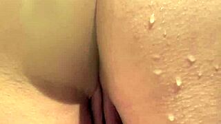 sabrinafoxy from colombia bathing hot, showing pussy and ass ready for anal