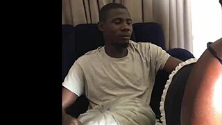 Boss with long dick fingers ebony maid close up 😏