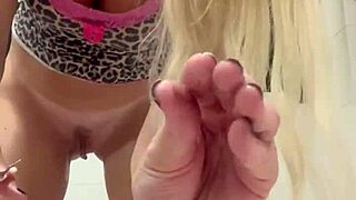 Blonde cutie Alineflavio shows hairy beaver in latest vid 😍