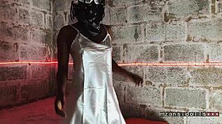 Ebony Babe Fingers Pussy with Vibrator!