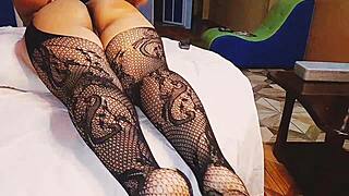 Morena with a huge, thick ass and big tits gets her reality fetish ass worshipped by amateurs in a detailed scene.