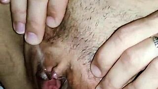 Nice Milf Tries Amateur Anal in Homemade Clip