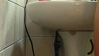 Teen Masturbates with Machine in Bath Before First Time