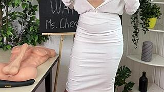 hey, wanna see me wank in sexy lingerie?