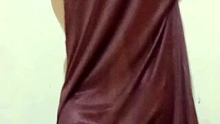 shilpa aunty's mature indian figure