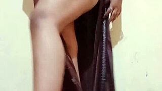 shilpa aunty's mature indian figure