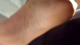 Masseur gets hot seeing huge ass