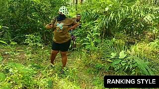 A strange love making while taking pictures