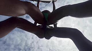 jovens transam em público em plena luz do dia 😏