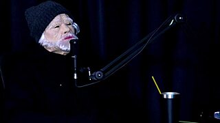 hey, wanna record with andressa urach who loves traveling and movies with exhibitionism fetishes? 😏