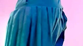 Leaked Video Of 18-Year-Old Indian Girl Showing Sexy Body To Boyfriend On Call