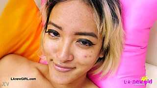 gorgeous asian model flaunts her sexy body 😍