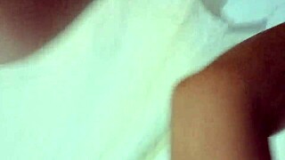 chica caliente with wet creamy pussy gets fingered in homemade scene