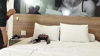 Motel Cam Session Behind The Scenes With Curvy Performer