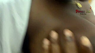 Threesome dengan dua wanita tebal