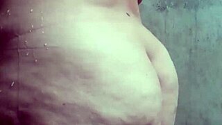 hey, check this curvy white chick showering her big butt