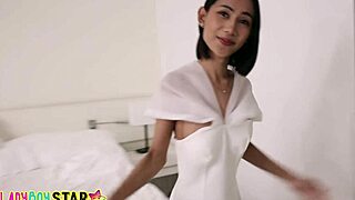 ליידיבוי סטאר דוב קוטף ליידיבוי רזה בן 18 בקניון