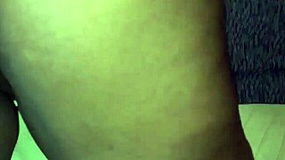 DE QUATRO MOSTRANDO MINHA BUNDA, GORDA EUROPEIA AMADORA