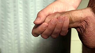 he jerks off to a cumshot in the morning light