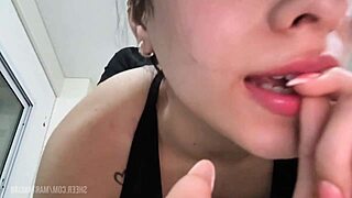 you see this pretty argentinian teen 18+ babe in the park?