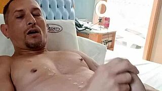 bareback handjob from tattooed brazilian mature guy