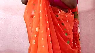 Saree Wearing Chubby Indian Babe