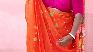 Saree Wearing Chubby Indian Babe
