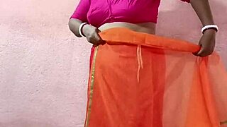 Saree Wearing Chubby Indian Babe