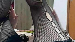 10 Minutes in One Position: Blonde Milf Shows Big Natural Tits and Pussy Lips