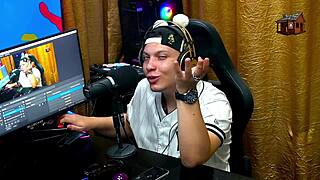 Wow, Latina Luuh Barbosa strips on podcast with Ruan! 😜