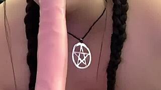 Kandy kane, sri lankan housewife, gives slutty blowjob