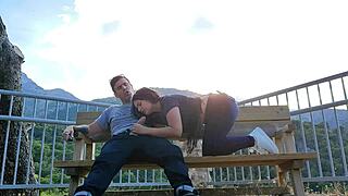 se la chupo al desconocido en la monta�a