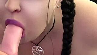 Kandy kane, sri lankan housewife, gives slutty blowjob