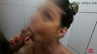 Sensual bath with the nickest brunetteof the xvideos complet on red