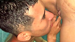 I fucked my girlfriend's pussy for the first time, she screamed so much.