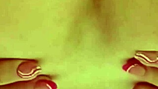 Horny Milf Mala Dvojka Masturbates Her Shaved Pussy Solo