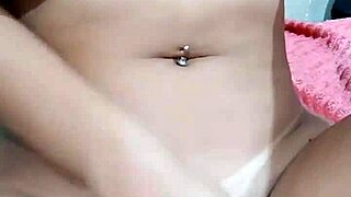 Tarada Por Sexo Ataca De Novo Com Brinquedos Porque O Marido Está Trabalhando