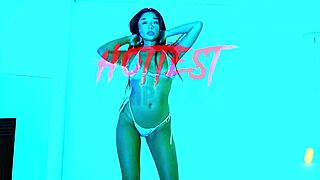 Wanna watch Kona Jade twerk raw on big cock?