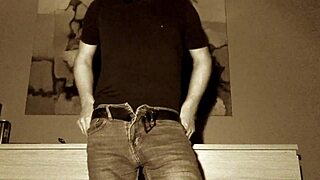 Chain strip in latex with toys