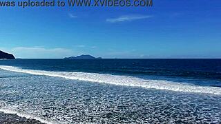 i flash my big tits on the beach