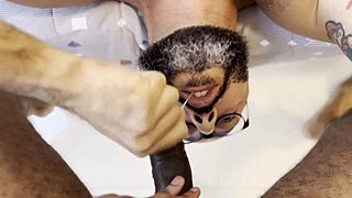 I love dominating the muscular mineiro, sucking his monster cock and making him my bitch