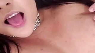 Hot Young Girl Using Her Toys!