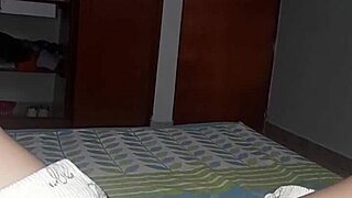 i get so horny befor goin to work, needin some fun