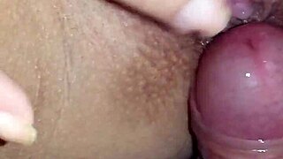 I came jerking off rubbing my dick on her ass, solo and couple fun