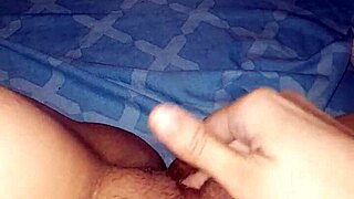 i get so horny befor goin to work, needin some fun