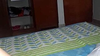 i get so horny befor goin to work, needin some fun