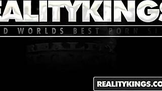 i'm yasmine, cute ebony teen, he talked me into fuckin for the first time, oh god 😳