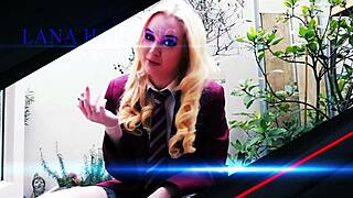 does this gorgeous british teen 18+ make herself cum?