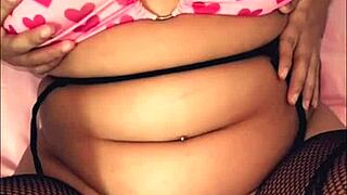 سكس عربى نار صاحب جوزى دخل ورايا الاوضه بعد ما فضل يبعبص فيا و لعلى زنبورى جسمى كله ساب احوو قطع لحم كسمى