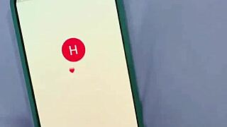 Istri tetangga kesepian ketahuan masturbasi oleh teman suaminya sendiri